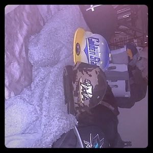 Hats al O/S fits all.